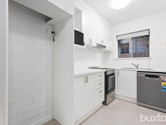 Stylish Ground Floor Apartment in Prime Ripponlea Location