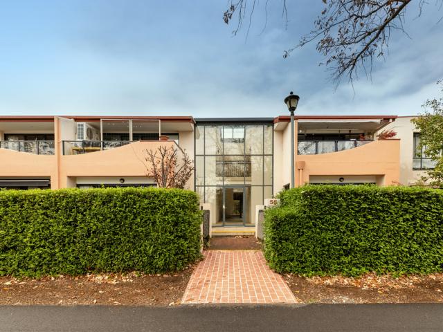 Stylish Ground Floor Apartment In The Heart Of Braddon