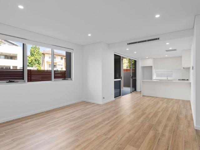 Stylish Ground Floor Apartment in the Heart of Carlton