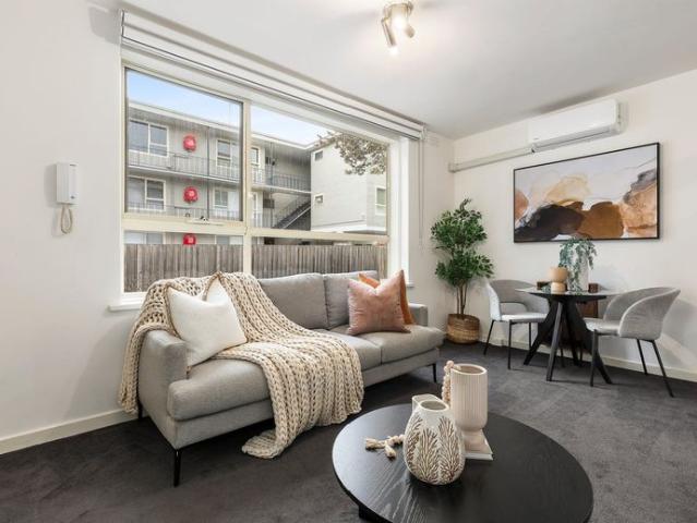 Stylish Ground Floor Apartment in the Heart of South Yarra
