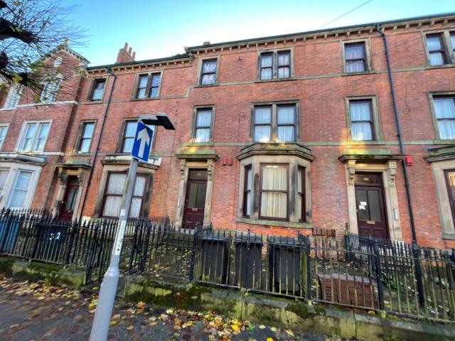 Stylish Ground Floor Apartment with Private Garden in Derby City Centre