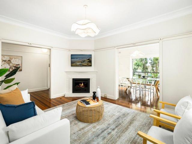 Stylish, Ground Floor Art Deco Apartment