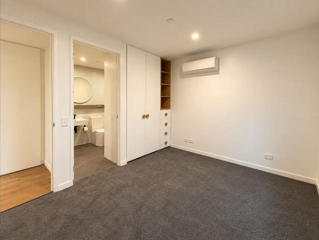 Stylish Ground Floor Living with an Exceptional Private Courtyard