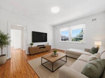 Stylish Ground Floor Living with Everything at Your Doorstep