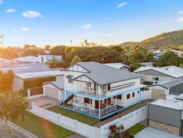 Stylish Ground Floor Living with Expansive Pet Friendly Outdoor Space in the Heart of West End