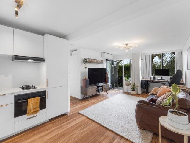 Stylish ground floor living with leafy outlook