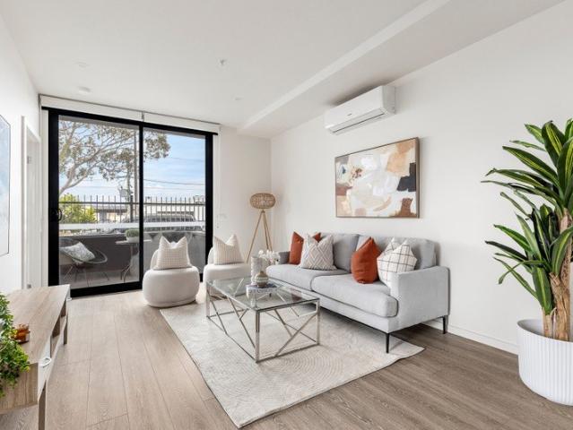 Stylish Ground Floor Living with Private Outdoor Space
