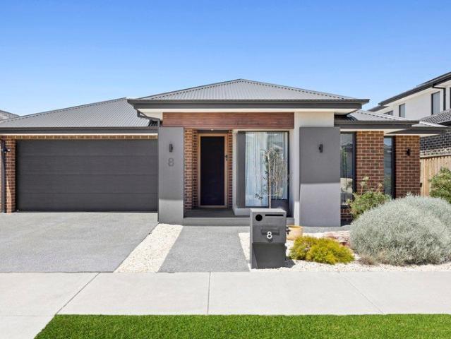 Stylish Henley Living with Space for the Whole Family