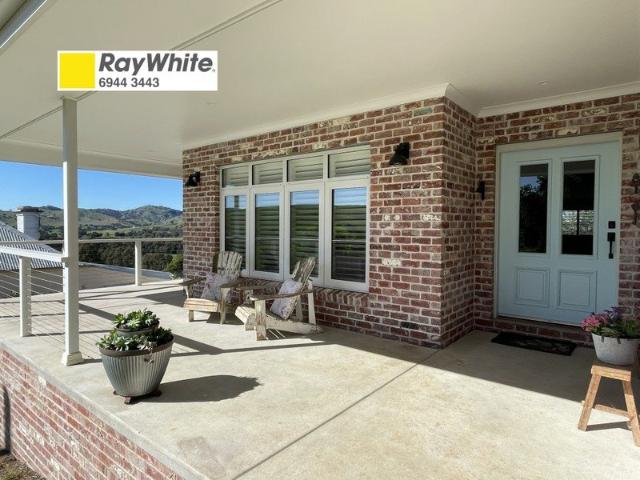 Stylish home with amazing views !