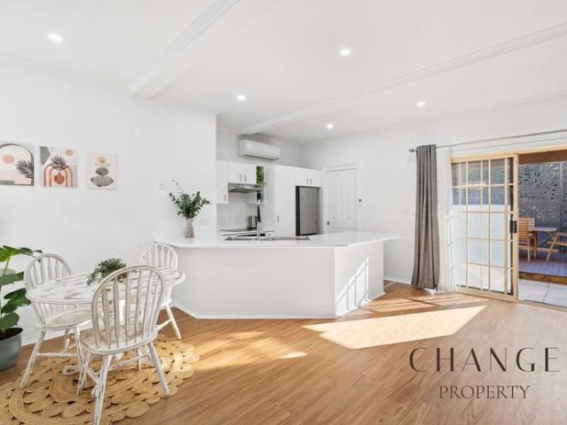Stylish & Immaculate, Low Maintenance Townhouse