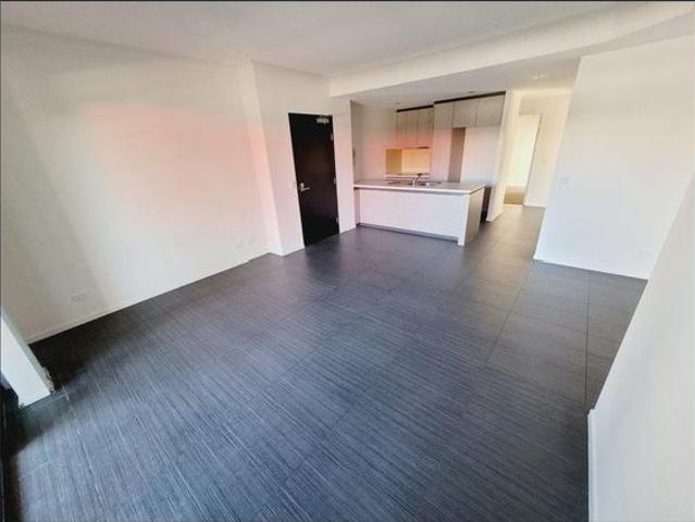 Stylish Indooroopilly Living – Convenient Location & Available 27 November!