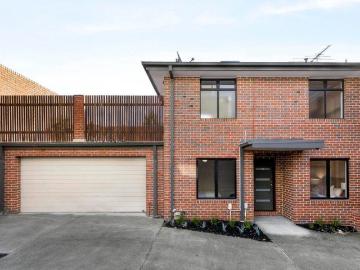 Stylish indoors meets spacious outdoors