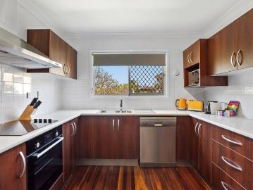 Stylish inner north living in boutique Windsor complex