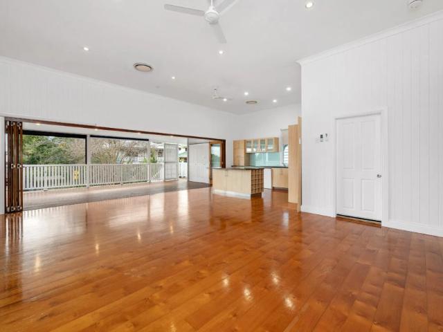Stylish Inner City Cottage with Exceptional Entertaining