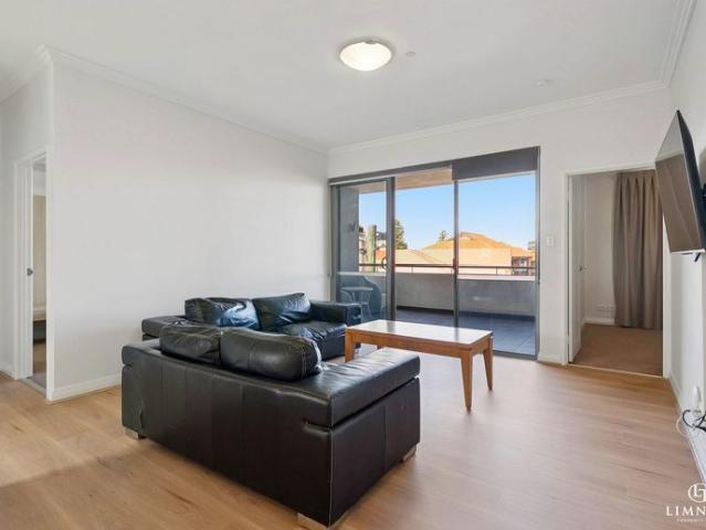 Stylish Inner City Apartment in a Tranquil, Leafy Setting with city Views