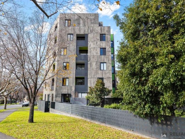 Stylish Inner City Apartment in Prime East Carlton Location!