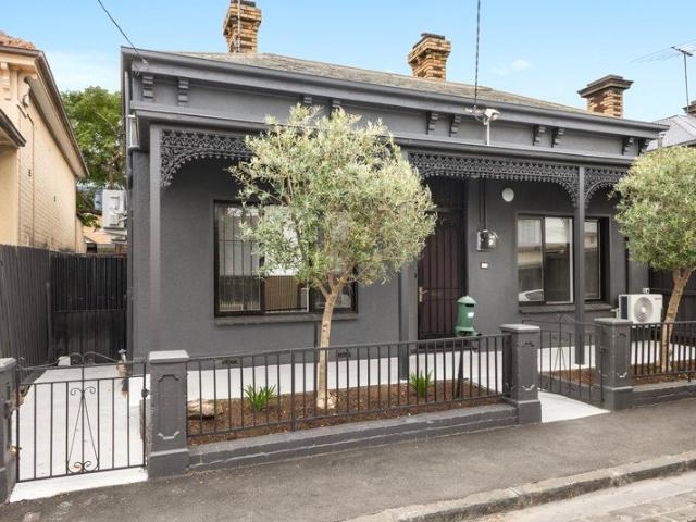 Stylish Inner City Haven in Prime Windsor Location with Premium Renovation