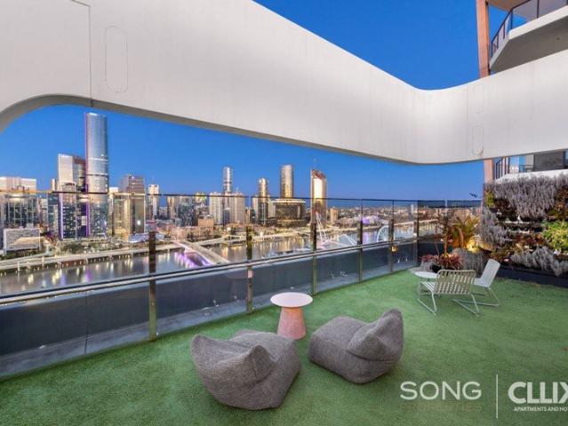 Stylish Inner City Living at Arthouse 1 Bed with Car Space