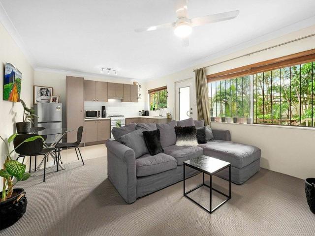 Stylish Inner City Living in the Heart of Coorparoo