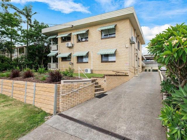Stylish Inner City Living in the Heart of Coorparoo