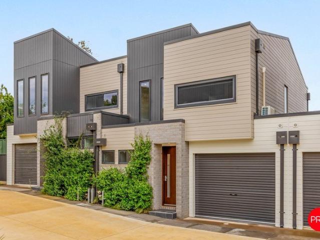 Stylish Inner City Living with Space