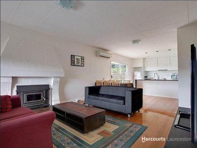 Stylish Inner City Living with Space, Privacy & Convenience