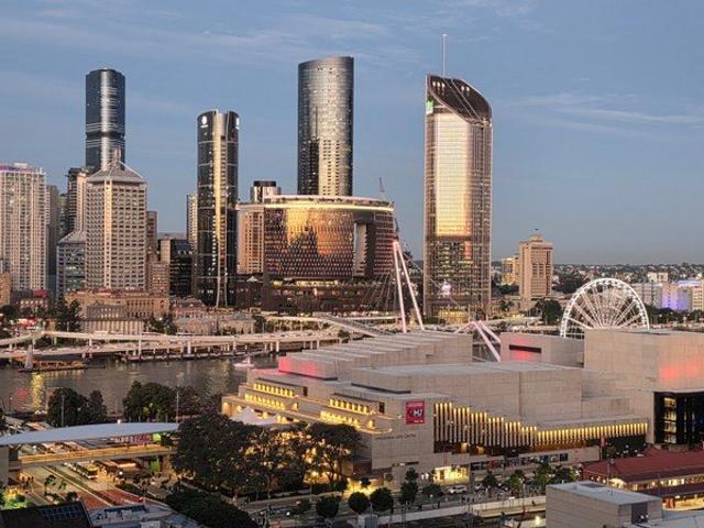 Stylish Inner City Living with Panorama City & River Views
