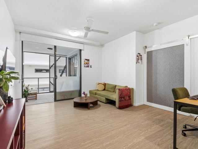 Stylish Inner City Living with Resort Style Rooftop Amenities