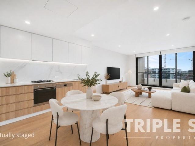 Stylish Interiors with Versatile Timber Floors | Extra Home Office/ Multifunctional Space | Prime Location