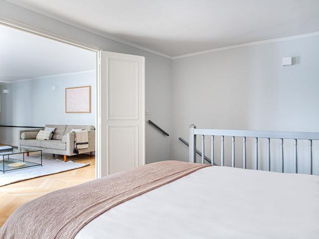 Stylish Invalides One Bedroom Retreat, Paris Amsterdam Apartments for Rent