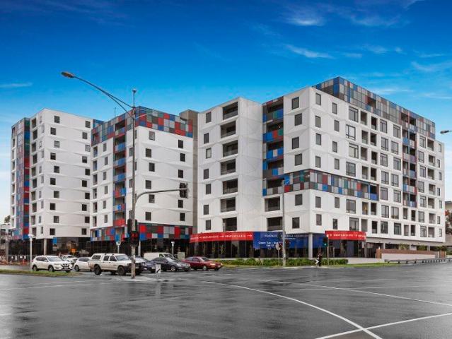 Stylish Kubix apartment steps from Westfield Knox