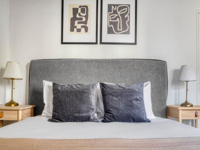Stylish Le Marais 3 Bedroom Apartment Awaits You!, Paris Amsterdam Apartments for Rent