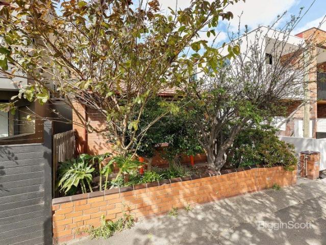 Stylish & Light Filled 2 Bedroom Home