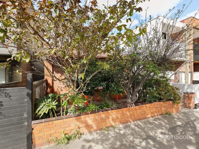 Stylish & Light Filled 2 Bedroom Home
