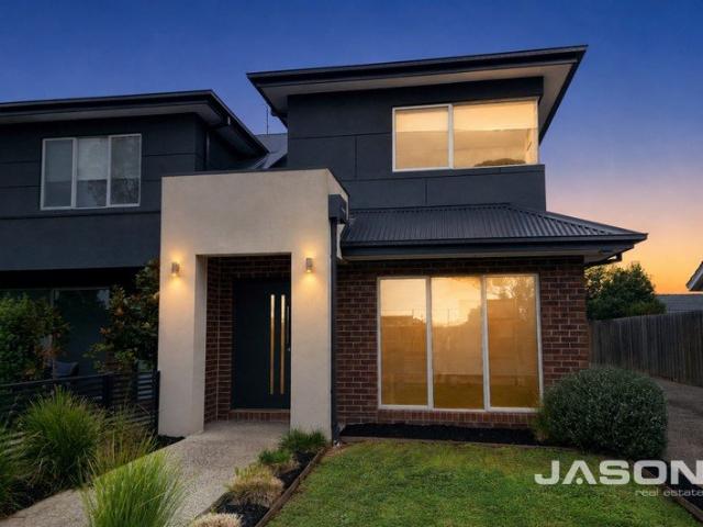 Stylish, Light Filled Townhouse