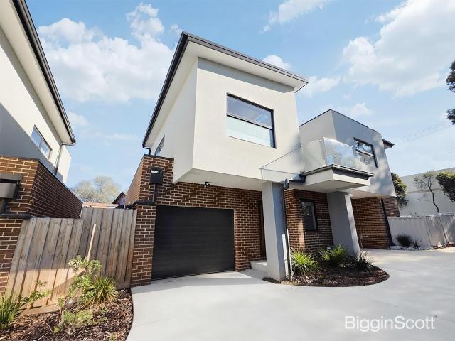 Stylish & Light Filled Townhouse in a Prime Location
