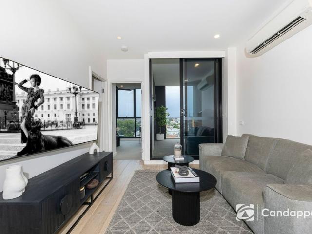 Stylish Light Filled Apartment in Vibrant Lygon Street