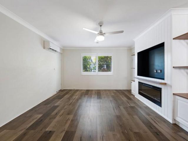 Stylish, Light Filled Living in a Fantastic Location