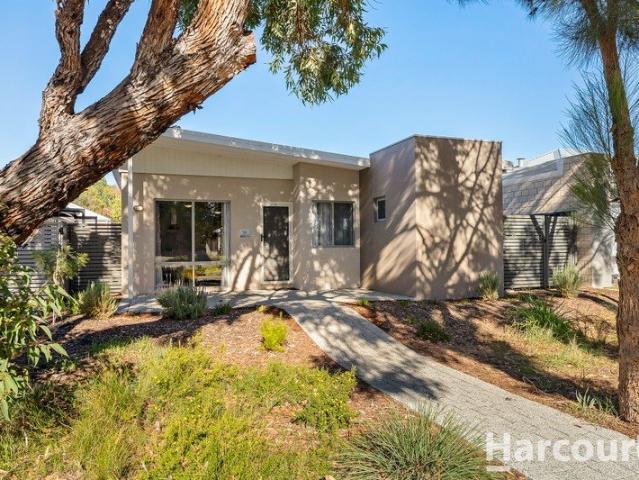 Stylish, Light Filled Living in Peaceful Frasers Landing Estate