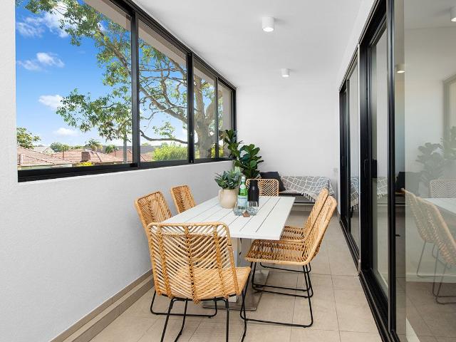 STYLISH LIVING | 2 BEDROOMS
