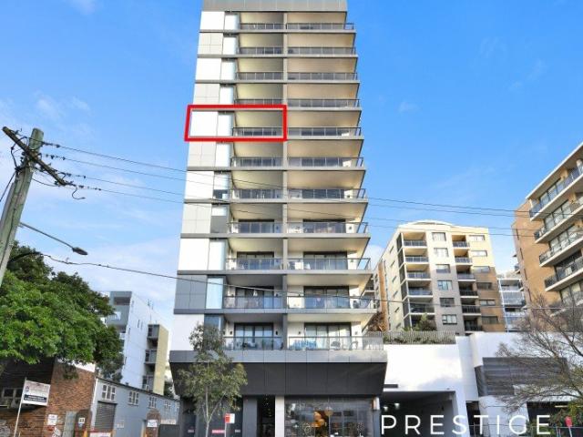 Stylish Living with Outstanding City Views