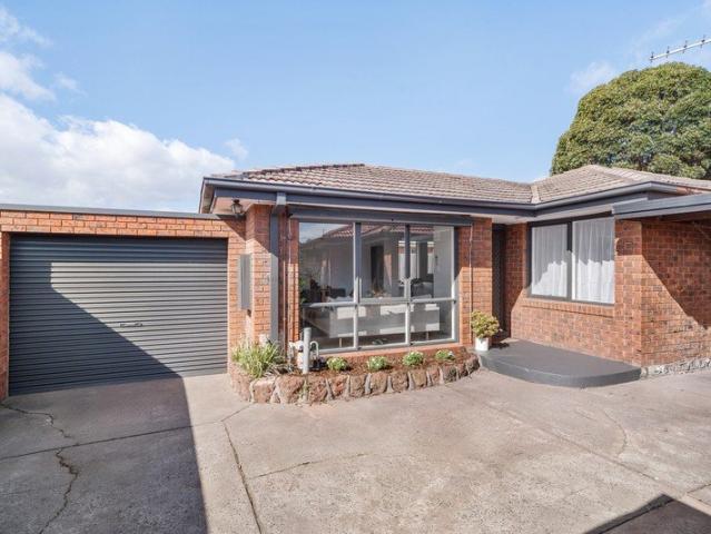 Stylish Living with Alfresco Appeal
