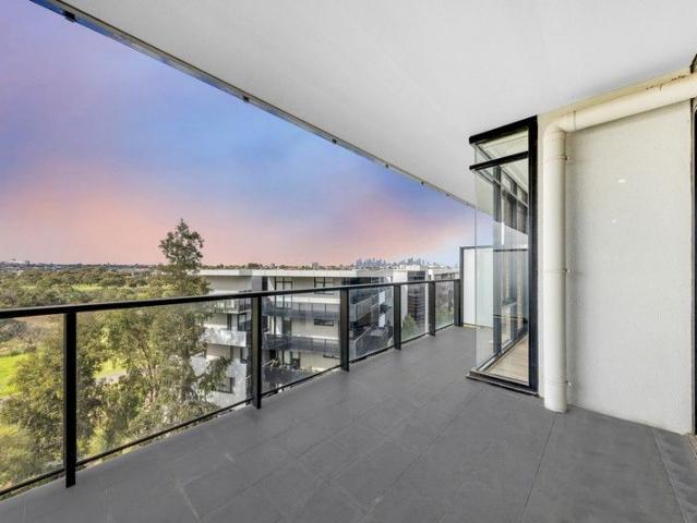 Stylish Living with Breathtaking Views !