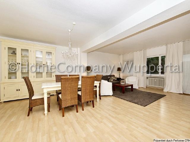 Stylish living! Charming apartment with compact patio and internet, right by the Hofgarten