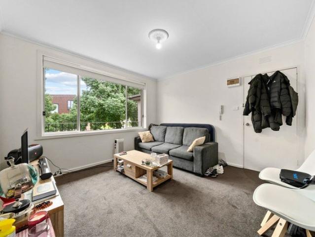 Stylish Living, Convenient Location!