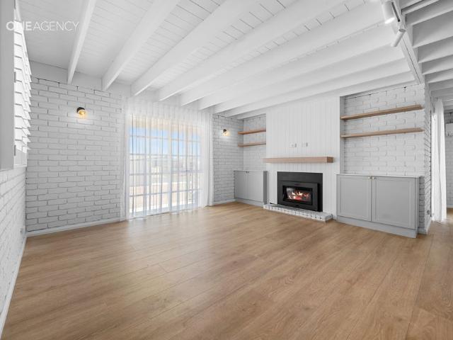 Stylish Living Close to the Beach