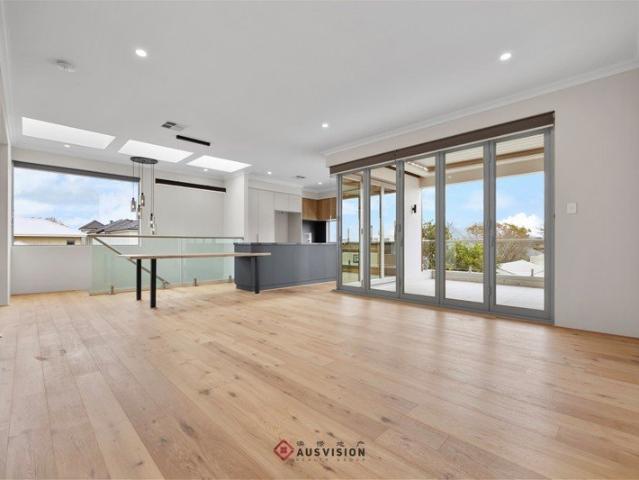 Stylish Living in the Heart of Applecross!