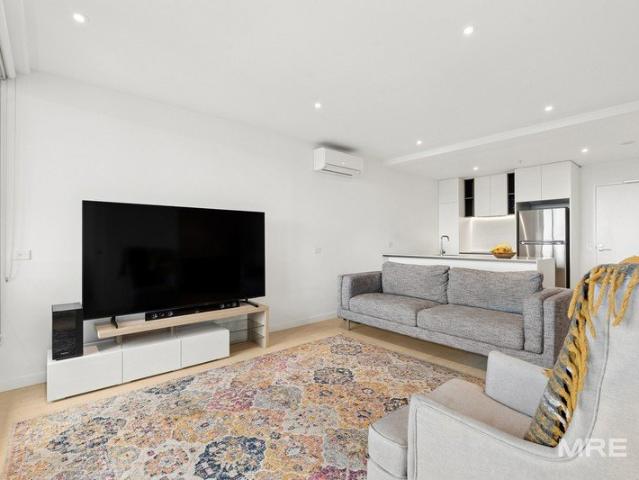 Stylish Living in the Heart of Mason Square