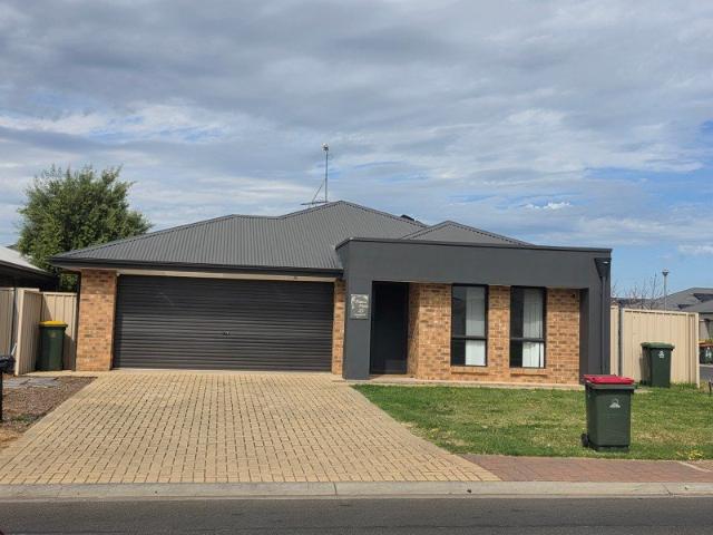 Stylish Living in the Heart of Munno Para West