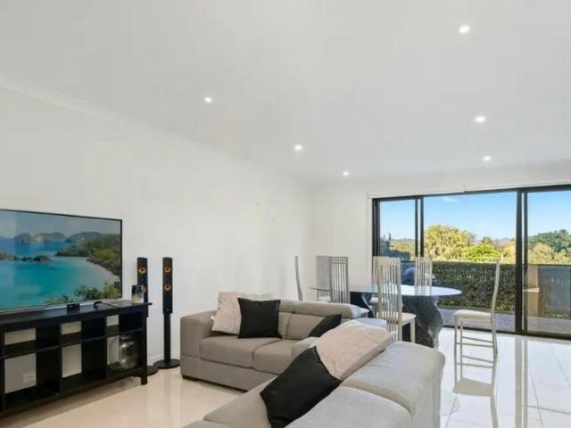 STYLISH LIVING IN THE HEART OF ROBINA